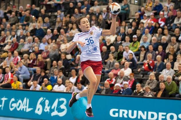 Iuliia Managarova Russia Russia 36 at throw throws the ball Handball Women World Cup Russia Brazil xobx