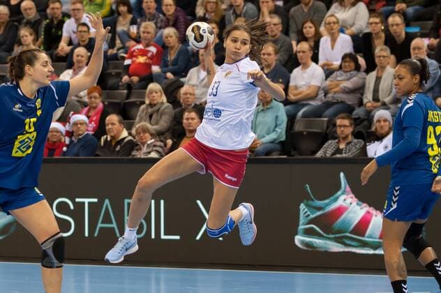 Ekaterina Ilina Russia Russia 33 at throw throws the ball Handball Women World Cup Russia Brazil xobx