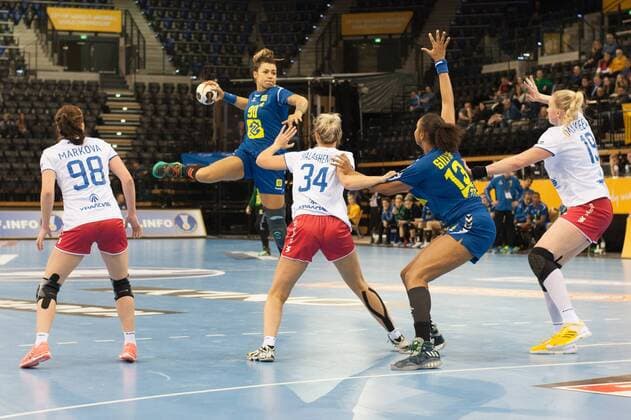 World Cup 2017 Russia RUS vs Brazil BRA 03 12 2017 EWE Arena Oldenburg Germany 23 IHF World Championship 2017 Womens first round Group C Brazil vs Russia in picture Karoline SOUZA Brazil 90 Ligia SILVA Brazil 13 Yulia MARKOVA RUS 98 Elizaveta MALASHENKO RUS 34 Kseniia MAKEEVA RUS 19 Nordphotox xRojahn nph00300