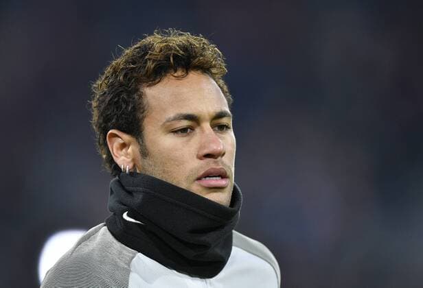 Before the start of the game Warm-up Training Neymar FC Paris Saint-Germain PSG Champions League CL Group Stage FC Bayern Munich FCB vs Paris Saint Germain PSG 05 12 2017 FC Bayern Munich FCB vs Paris Saint Germain PSG