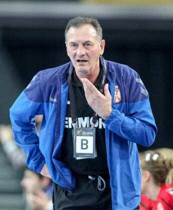 Germany Serbia Handball Women WC Leipzig 05 12 2017 Arena Leipzig World Cup 2017 Handball Women Preliminary Group D Germany GER vs Serbia SRB 22 22 9 11 Pictured coach Ljubomir OBRADOVIC Serbia