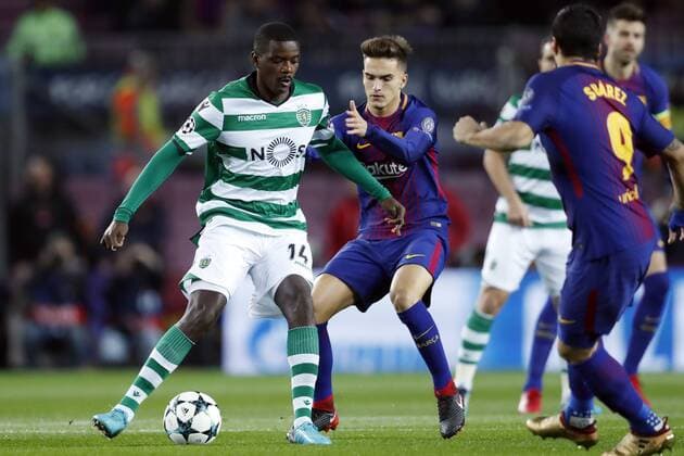 (l-r) William Carvalho of Sporting Club de Portugal, Denis Suarez of FC Barcelona Barca during the UEFA Champions League group D match between FC Barcelona and Sporting Club de Portugal on December 05, 2017 at the Camp Nou stadium in Barcelona, Spain. UEFA Champions League 2017 2018 xVIxVIxImagesx xMauricexvanxSteenxIVx 9492984