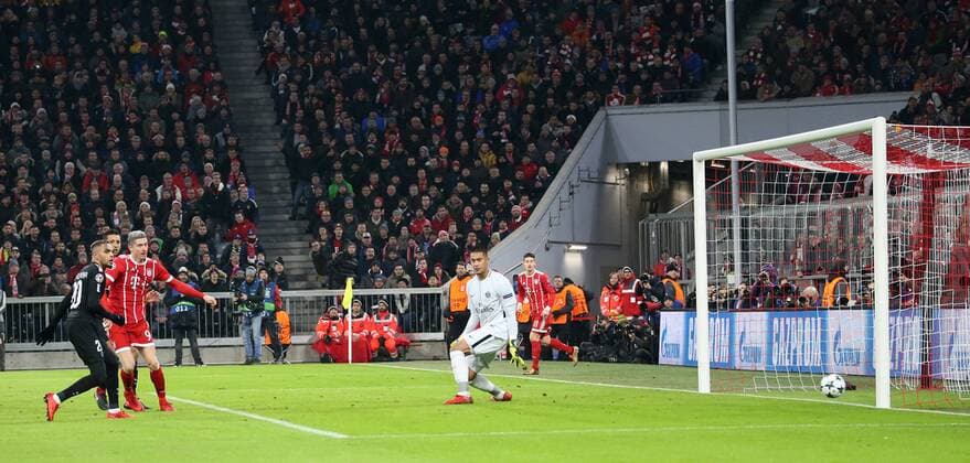 Soccer UEFA Champions League Bayern Munich Paris Saint Germain on 05 12 2017 in Allianz Arena Group B Matchday 6 Season 2017 18 xmdx 1 0 by Robert LEWANDOWSKI 9 FC Bayern Muenchen v Alphonse AREOLA 16 goalkeeper Paris Saint Germain goalie Bayern Munich Paris Saint Germain