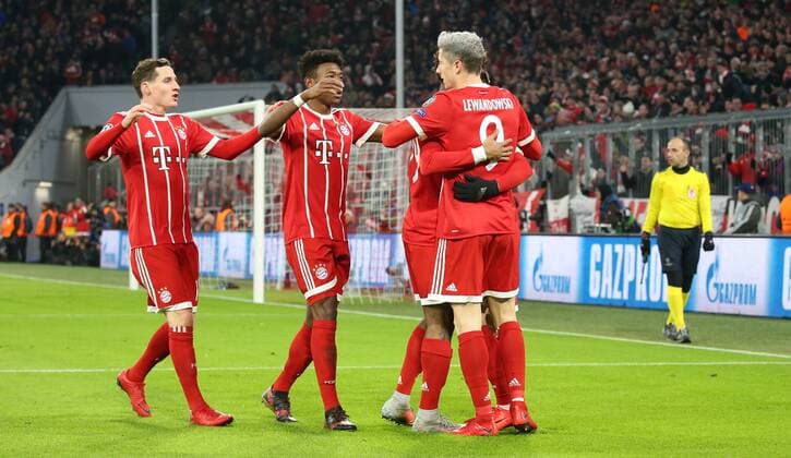 Soccer UEFA Champions League Bayern Munich Paris Saint Germain on 05 12 2017 in Allianz Arena Group B Gameday 6 Season 2017 18 xmdx 1 0 by Robert LEWANDOWSKI 9 FC Bayern Muenchen goaljubel FC Bayern Muenchen Paris Saint Germain
