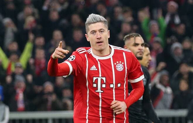 Soccer UEFA Champions League Bayern Munich Paris Saint Germain on 05 12 2017 in Allianz Arena Group B Matchday 6 Season 2017 18 xmdx 1 0 by Robert LEWANDOWSKI 9 FC Bayern Muenchen v Alphonse AREOLA 16 goalkeeper Paris Saint Germain goalie Bayern Munich Paris Saint Germain