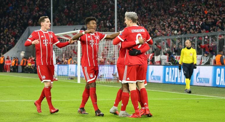 Soccer UEFA Champions League Bayern Munich Paris Saint Germain on 05 12 2017 in Allianz Arena Group B Matchday 6 Season 2017 18 xmdx 1 0 by Robert LEWANDOWSKI 9 FC Bayern Muenchen v Alphonse AREOLA 16 goalkeeper Paris Saint Germain goalie Bayern Munich Paris Saint Germain