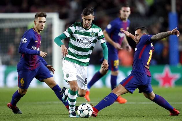 (l-r) Denis Suarez of FC Barcelona Barca Bruno Fernandes of Sporting Club de Portugal, Paco Alcacer of FC Barcelona during the UEFA Champions League group D match between FC Barcelona and Sporting Club de Portugal on December 05, 2017 at the Camp Nou stadium in Barcelona, Spain. UEFA Champions League 2017 2018 xVIxVIxImagesx xMauricexvanxSteenxIVx 9493087