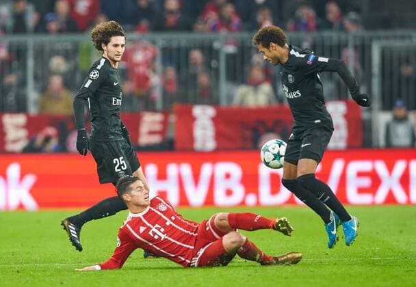 James RODRIGUEZ FCB 11 tackle action against the ball against NEYMAR PSG 10 Adrien RABIOT PSG 25 FC BAVARIA MUENCHEN PARIS SG Group stage return match Football UEFA Champions League Munich 05 12 2017 CL season 2017 2018 FCB SG Paris