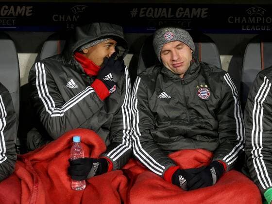 Jerome Boateng FC Bayern Munich 17 Thomas Mueller FC Bayern Munich 25 on bench FC Bayern Munich vs Paris Saint Germain Champions League Football 05 12 2017 Munich Copyright: xLanger Eibner-Pressefotox EP_HLR