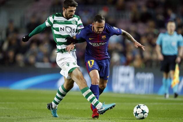 (l-r) Cristiano Piccini of Sporting Club de Portugal, Paco Alcacer of FC Barcelona Barca during the UEFA Champions League group D match between FC Barcelona and Sporting Club de Portugal on December 05, 2017 at the Camp Nou stadium in Barcelona, Spain. UEFA Champions League 2017 2018 xVIxVIxImagesx xMauricexvanxSteenxIVx 9493225