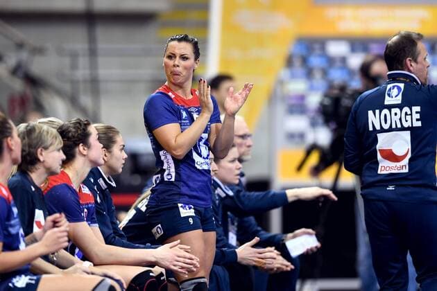 171205 Norways Nora Dark celebrates the bench during the match between Norway and Poland during the World Cup on December 5, 2017 in Bietigheim Bissingen  Copyright: CARLxSANDIN BB171205CS097