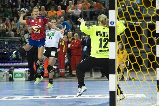Handball World Championship Women preliminary round Group D Germany Serbia 05 12 2017 Sanja Radosavljevic SRB 2 at the goal throw against GER goalkeeper Katja Kramarczyk GER 12 Leipzig Saxony Germany