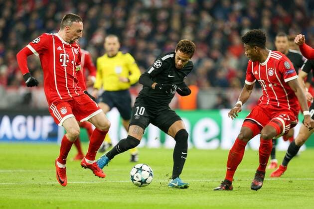 In action with Franck Ribery 7 FC Bayern Muenchen Neymar 10 Paris Saint Germain David Alaba 27 Bayern Munich Muenchen vs Paris Saint Germain Soccer Preliminary Round Champions League 05 12 2017 Muenchen Bayern Germany Copyright: xkolbert-press ChristianxKolbertx