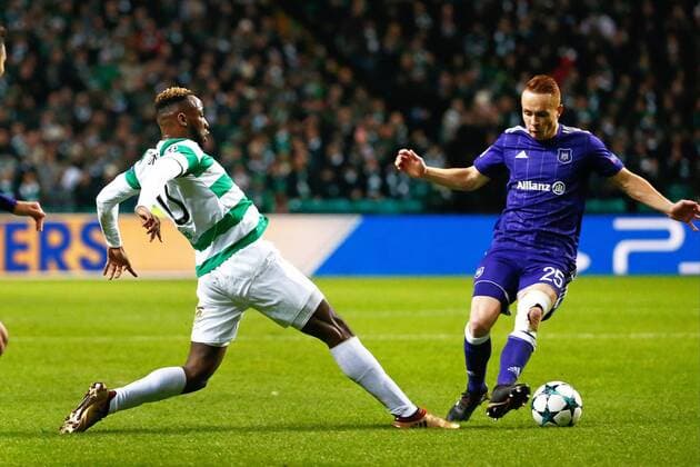 GLASGOW,SCOTLAND - DECEMBER 05 : Moussa Dembele forward of Celtic FC and Adrien Trebel midfielder of RSC Anderlecht during the Champions League Group B match between Celtic FC and Rsc Anderlecht on December 05, 2017 in Glasgow, Scotland, 5 12 2017 FOOTBALL : Celtic Glasgow vs Anderlecht - Ligue Des Champions - 05 12 2017 PhotoNews Panoramic 