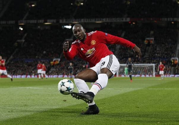 Romelu Lukaku of Manchester United ManU crosses the ball during the Champions League Group A match at the Old Trafford, Manchester. Picture date: December 5th 2017. Picture credit should read: Andrew Yates Sportimage EDITORIAL USE ONLY. No use with unauthorised audio, video, data, fixture lists, club league logos or live services. Online in-match use limited to 120 images, no video emulation. No use in betting, games or single club league player publications.