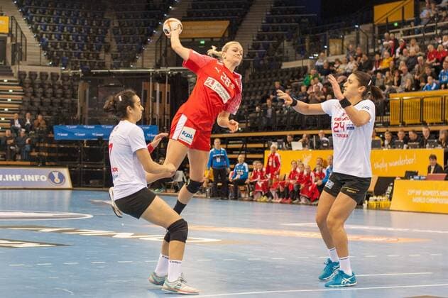 GER IHF World Cup 2017 DEN Denmark vs Tunisia TUNE 05 12 2017 EWE Arena Oldenburg Germany 23 IHF World Championship 2017 Womens first round Group C Denmark vs Tunisia in picture Stine JORGENSEN DEN 28 Fatma BOURI DO 7 Nordphotox xRojahn nph00300