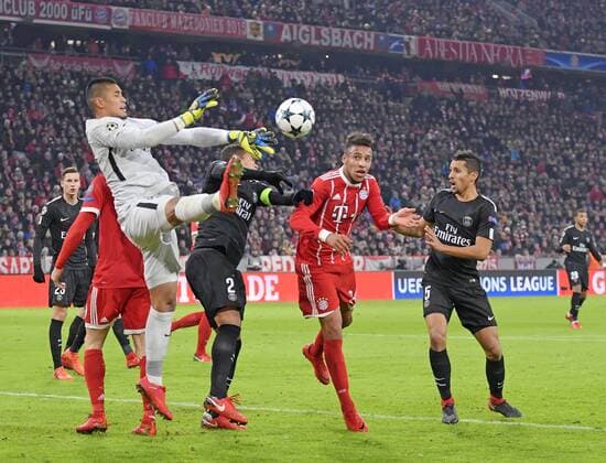05 12 2017 Football UEFA Champions League 2017 2018 Group Stage 6 Gameday FC Bayern Munich Paris Saint Germain at Allianz Arena Munich v ke Keeper Alphonse Areola Paris Thiago Silva Paris Corentin Tolisso FC Bayern Munich Marquinhos Paris