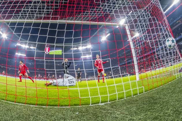 GER UEFA CL Bayern Munich Muenchen GER vs Paris Saint Germain FRA 05 12 2017 Allianz Arena Muenchen GER UEFA CL Bayern Muenchen GER vs Paris Saint Germain FRA Group B pictured Goal to the 2 0 by Corentin Tolisso FCB 24 with Alphonse Areola PSG 16 Recorded with the backdoor remote camera nordphotox xStraubmeier nph00004