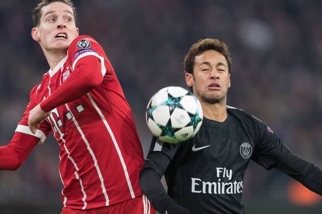 SOCCER - CL, Bayern vs PSG MUNICH,GERMANY,05.DEC.17 - SOCCER - UEFA Champions League, group stage, FC Bayern Muenchen vs Paris Saint-Germain FC. Image shows Sebastian Rudy (Bayern) and Neymar Jr (PSG). GEPAxpictures xMarkusxFischer