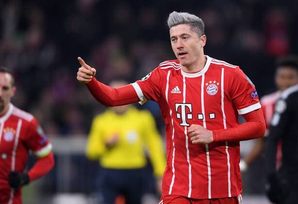FOOTBALL CHAMPIONS LEAGUE SAISON 2017 2018 GROUP PHASE FC Bayern Muenchen Paris Saint Germain 05 12 2017 Torjubel Robert Lewandowski FC Bayern Muenchen Muenchen
