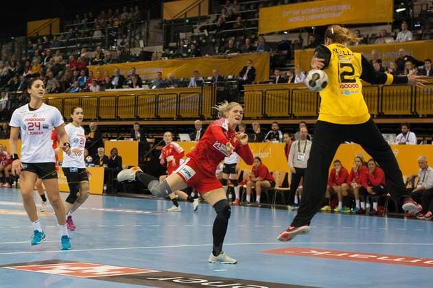 GER IHF World Cup 2017 DEN Denmark vs Tunisia TUNE 05 12 2017 EWE Arena Oldenburg Germany 23 IHF World Championship 2017 Womens first round Group C Denmark vs Tunisia in picture Sarah IVERSEN THE 5 Echraf ABDALLAH Ines KHOUILDI DO 12 24 Nordphotox xRojahn nph00300