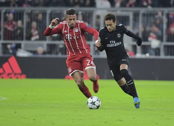 Tolisso vs Neymar FOOTBALL : UEFA Champions League - Bayern de Munich vs PSG - 5 12 20178 MAO Panoramic 