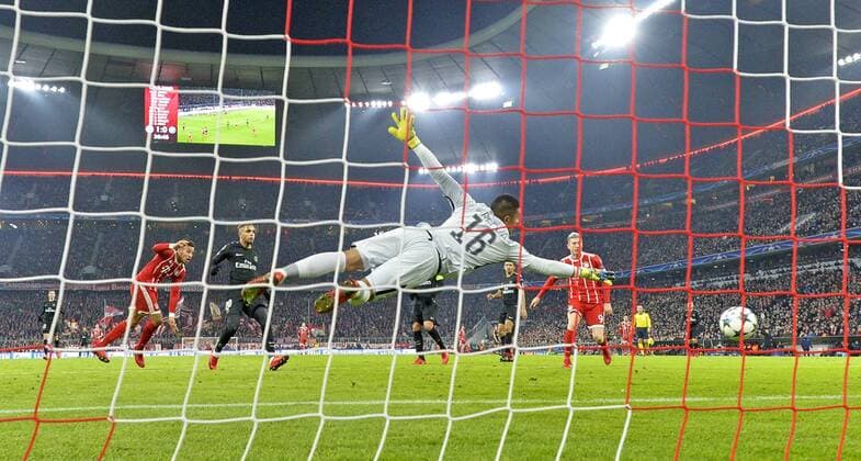 05 12 2017 Football UEFA Champions League 2017 2018 Group Stage 6 Gameday FC Bayern Munich Paris Saint Germain in the Allianz Arena Munich Corentin Tolisso left header Bayern Munich defeated goalkeeper Alphonse Areola Paris 2-0