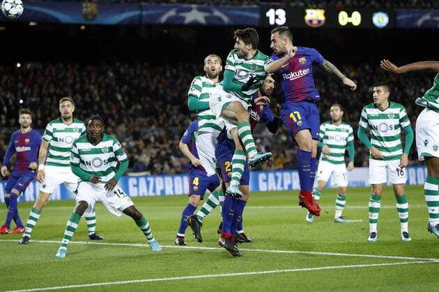 (l-r) William Carvalho of Sporting Club de Portugal, Ivan Rakitic of FC Barcelona Barca Bas Dost of Sporting Club de Portugal, Andre Gomes of FC Barcelona, Cristiano Piccini of Sporting Club de Portugal, Paco Alcacer of FC Barcelona during the UEFA Champions League group D match between FC Barcelona and Sporting Club de Portugal on December 05, 2017 at the Camp Nou stadium in Barcelona, Spain. UEFA Champions League 2017 2018 xVIxVIxImagesx xMauricexvanxSteenxIVx 9494249