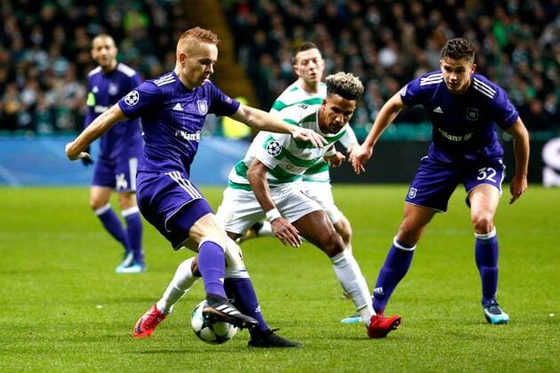 GLASGOW,SCOTLAND - DECEMBER 05 :Adrien Trebel midfielder of RSC Anderlecht and Scott Sinclair midfielder of Celtic FC during the Champions League Group B match between Celtic FC and Rsc Anderlecht on December 05, 2017 in Glasgow, Scotland, 5 12 2017 FOOTBALL : Celtic Glasgow vs Anderlecht - Ligue Des Champions - 05 12 2017 PhotoNews Panoramic 