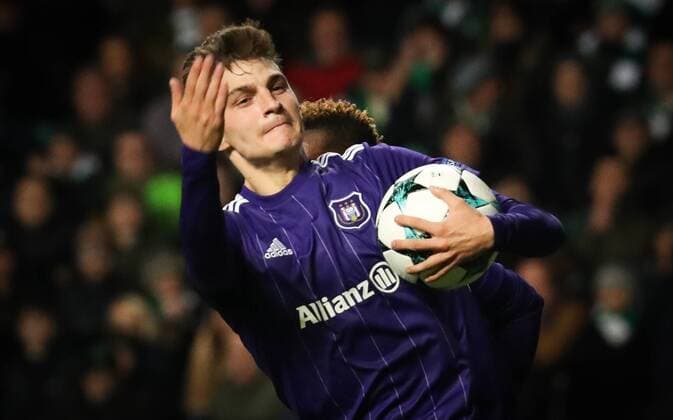 Anderlecht s Pieter Gerkens celebrates during a soccer game between Scottish team Celtic FC and Belgian club RSC Anderlecht, Tuesday 05 December 2017 in Glasgow, Scotland, the sixth and last game in the group stage of the UEFA Champions League competition. VIRGINIExLEFOUR  x05214466x