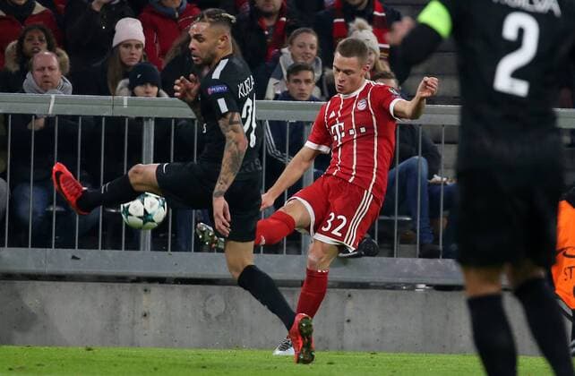 Soccer UEFA Champions League FC Bayern Muenchen Paris Saint Germain on 05 12 2017 in the Allianz Arena Group B Gameday 6 Season 2017 18 xmdx Layvin KURZAWA 20 Paris Saint Germain Joshua KIMMICH 32 FC Bayern Muenchen FC Bayern Munich Paris Saint Germain