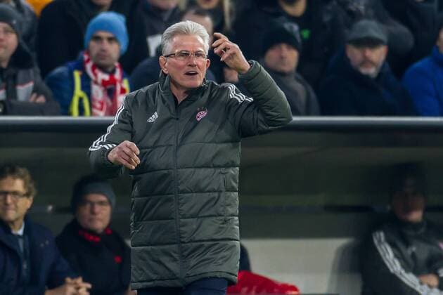 Muenchen Germany 05 12 2017 UEFA Champions League 2017 18 Season Group Stage Group B 6 Matchday FC Bayern Munich Paris Saint Germain Head Coach Jupp Heynckes FCB gestures DeFodi048