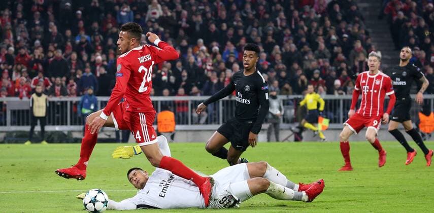 Soccer UEFA Champions League Bayern Munich Paris Saint Germain on 05 12 2017 in the Allianz Arena Group B Gameday 6 Season 2017 18 xmdx Corentin TOLISSO 24 Bayern Muenchen fails Alphonse AREOLA 16 goalkeeper Paris Saint Germain Bayern Munich Paris Saint Germain