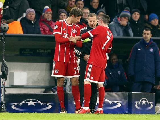 Substitutions Thomas Müller Substitution Franck Ribery passes captaincy Sport Football Soccer UEFA CL Championsleague Mens Season 2017 2018 05 12 2017 Bayern Munich FCB vs Paris St Germain PSG