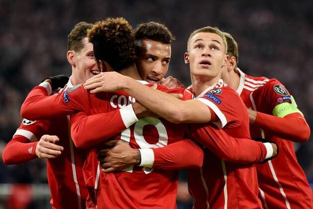 Torjubel goalkeeper Corentin Tolisso FC Bayern Muenchen Jubilee and delight in Joshua Kimmich Bayern Munich Sebastian Rudy Bayern Munich Thomas Müller Bayern Munich and Kingsley Coman FC Bayern Munich Germany Muenchen Sport Soccer UEFA Champions League Matchday 6 FC Bayern Muenchen vs Paris Saint Germain am 05 12 2017 Allianz Arena