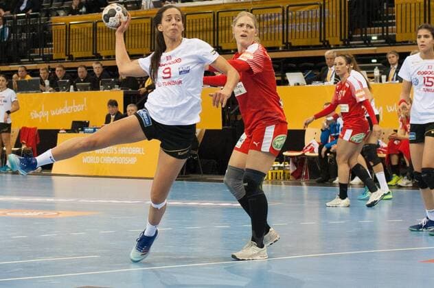GER IHF World Cup 2017 DEN Denmark vs Tunisia TUNE 05 12 2017 EWE Arena Oldenburg Germany 23 IHF World Championship 2017 Womens first round Group C Denmark vs Tunisia in the picture Sarah IVERSEN THE 5 Senda Farah CHEKIR DO 9 Nordphotox xRojahn nph00300