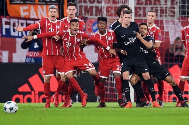 FOOTBALL CHAMPIONS LEAGUE SAISON 2017 2018 GROUP PHASE FC Bayern Muenchen Paris Saint Germain 05 12 2017 Full action in the Bayern wall by Robert Lewandowski Niklas Suele Corentin Tolisso David Alaba and Joshua Kimmich Munich