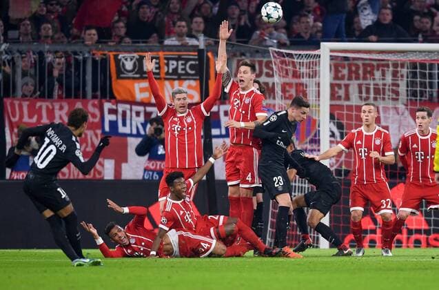 FOOTBALL CHAMPIONS LEAGUE SEASON 2017 2018 GROUP PHASE FC Bayern Muenchen Paris Saint Germain 05 12 2017 Full action in the Bayern wall during the free kick by Neymar v. Corentin Tolisso David Alaba Robert Lewandowski Niklas Suele Joshua Kimmich and Sebastian Rudy Muenchen