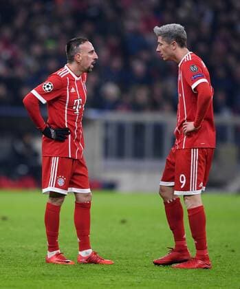 FOOTBALL CHAMPIONS LEAGUE SEASON 2017 2018 GROUP PHASE FC Bayern Munich Paris Saint Germain 05 12 2017 Franck Ribery li and Robert Lewandowski re both Bayern Munich Muenchen