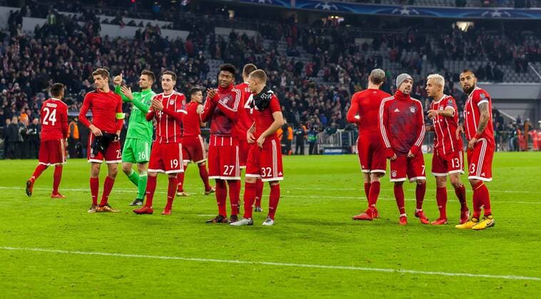 Muenchen Germany 05 12 2017 UEFA Champions League 2017 18 Season Group Stage Group B 6 Matchday FC Bayern Munich Paris Saint Germain FC Bayern Muenchen final cheering DeFodi048