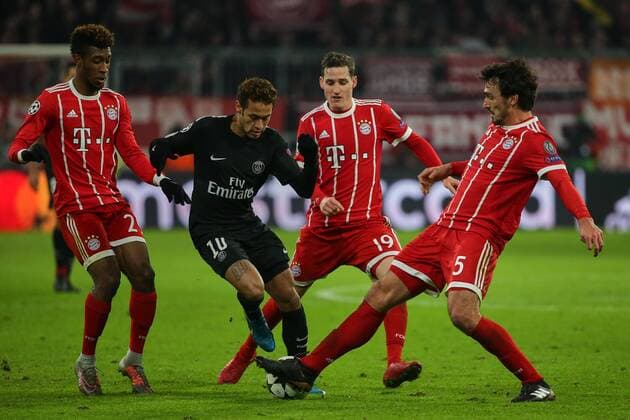 Muenchen Germany 05 12 2017 UEFA Champions League 2017 18 Season Group Stage Group B 6 Matchday FC Bayern Munich Paris Saint Germain Neymar PSG 2 v l vs Kingsley Coman FCB Sebastian Rudy FCB and Mats Hummels FCB v DeFodi501