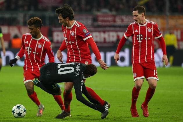 Muenchen Germany 05 12 2017 UEFA Champions League 2017 18 Season Group Stage Group B 6 Matchday FC Bayern Munich Paris Saint Germain Kingsley Coman FCB and Mats Hummels FCB v l stop Neymar PSG DeFodi501