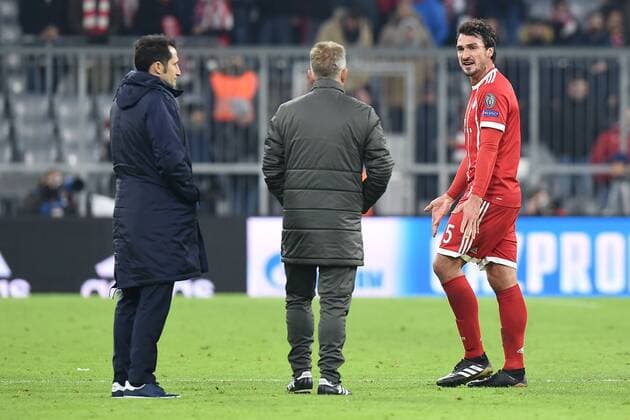 Soccer Champions League Group Stage 6 Gameday FC Bayern Munich Paris Saint Germain on 05 12 2017 at Allianz Arena in Munich Hasan Salihamidzic Manager Munich left Peter Hermann Co Manager Munich center Mats Hummels Munich right xRx