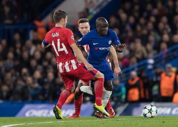 Football - 2017 2018 UEFA Champions League - Group C: Chelsea vs. Atletico Madrid Ngolo Kante (Chelsea FC) is fouled by Gabi (Atletico Madrid) as he tries to break at Stamford Bridge. COLORSPORT DANIEL BEARHAM  csp_che_atl_051217_