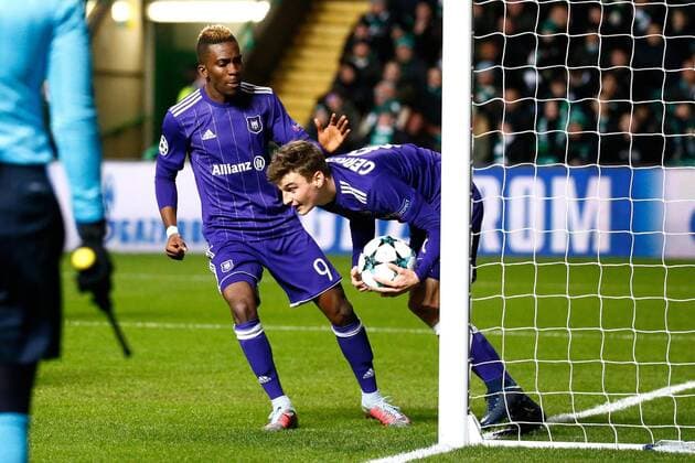 GLASGOW,SCOTLAND - DECEMBER 05 : Pieter Gerkens midfielder of RSC Anderlecht scores and celebrates during the Champions League Group B match between Celtic FC and Rsc Anderlecht on December 05, 2017 in Glasgow, Scotland, 5 12 2017 FOOTBALL : Celtic Glasgow vs Anderlecht - Ligue Des Champions - 05 12 2017 PhotoNews Panoramic  775030976