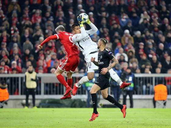 FC Bayern Munich Paris St Germain Germany Munich 05 12 2017 Football Champions League Season 2017 2018 Group Stage 6 Gameday FC Bayern Munich Paris St Germain v Robert Lewandowski Bayern Munich Alphonse Areola Layvin Kurzawa Paris St Germain