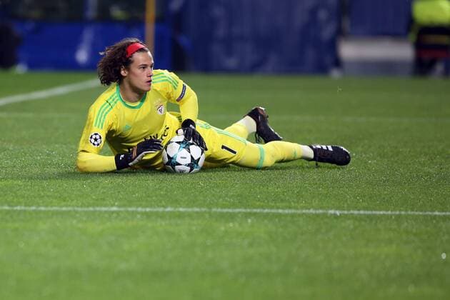 December 5, 2017 - Lisbon, Portugal - Benfica s Belgian goalkeeper Mile Svilar in action during the UEFA Champions League Group A football match between SL Benfica and FC Basel at the Luz stadium in Lisbon, Portugal on December 5, 2017. SL Benfica v FC Basel - UEFA Champions League  - ZUMAn230 20171205_zaa_n230_392 Copyright: xPedroxFiuzax