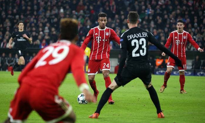 Soccer UEFA Champions League FC Bayern Muenchen Paris Saint Germain on 05 12 2017 in the Allianz Arena Group B Gameday 6 Season 2017 18 xmdx Corentin TOLISSO 24 FC Bayern Muenchen FC Bayern Muenchen Paris Saint Germain