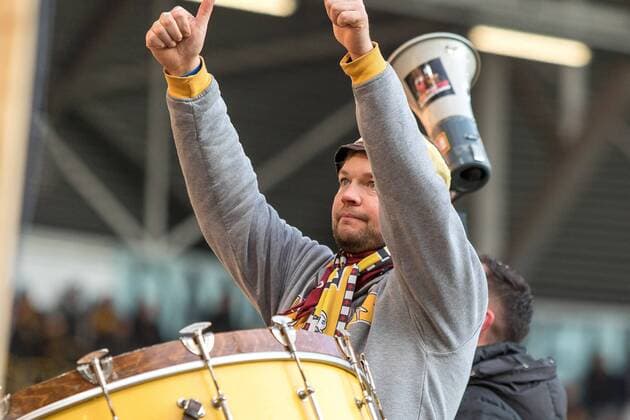 Stefan Lehmann in his last match as Capo 2 Bundesliga 16 Matchday Sunday 03 12 2017 SG Dynamo Dresden FC Erzgebirge Aue 4 0 Photo Steffen Kuttner SG Dynamo Dresden vs FC Erzgebirge Aue