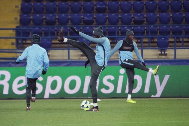Players of Manchester City FC warm up on the field during an open training session ahead of the UEFA Champions League Group F match against FC Shakhtar Donetsk, Kharkiv, northeastern Ukraine, December 5, 2017. Ukrinform. KHARKIV. Head coach of Manchester City FC Josep Guardiola has held a pre-match news conference ahead of the UEFA Champions League Group F match against FC Shakhtar Donetsk at Kharkiv s Metalist Stadium. The visitors also invited the press to an open training session. Manchester City to meet Shakhtar in Kharkiv  Copyright: xVyacheslavxMadiyevskyyx